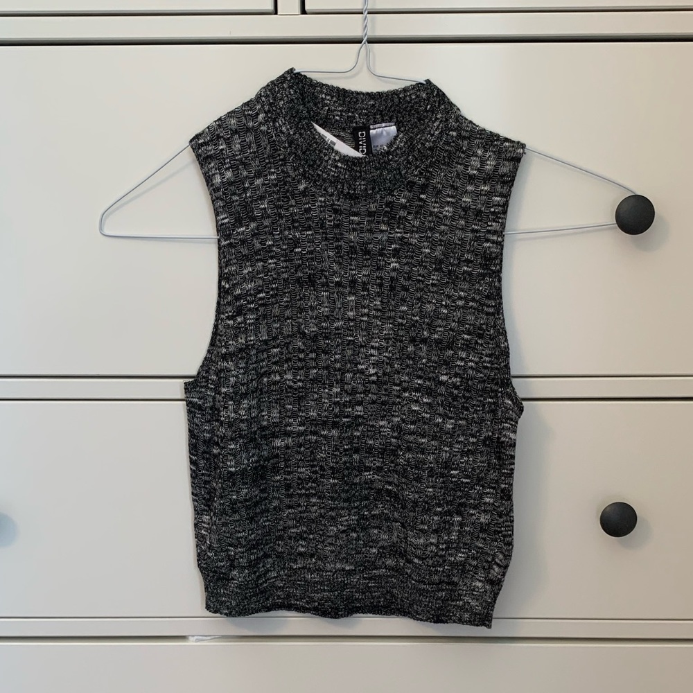 KNIT GREY TOP